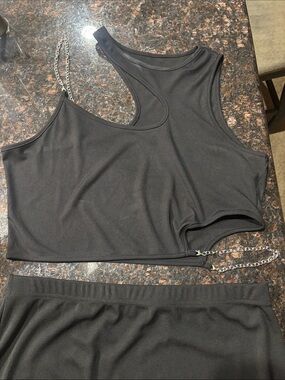 SHEIN Black Ribbed Asymmetric Crop Top with Chain Straps